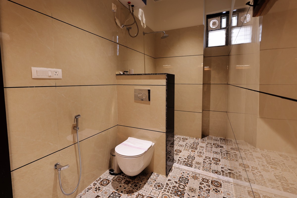 Ensuite walk-in shower